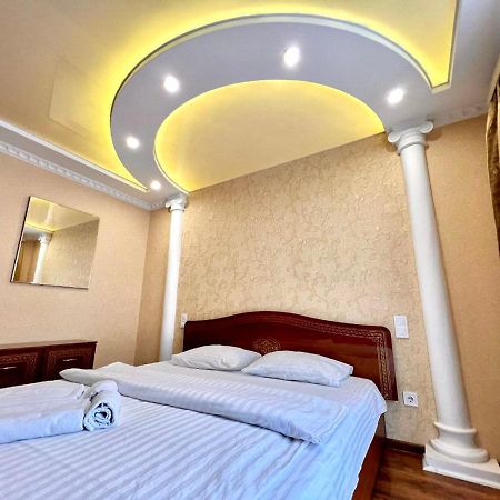 Apartpoltava Двокімнатні Апартаменти, До 6 Спальних Місць, Кутова Ванна, Корпусний Парк, Документи Для Відрядження Εξωτερικό φωτογραφία