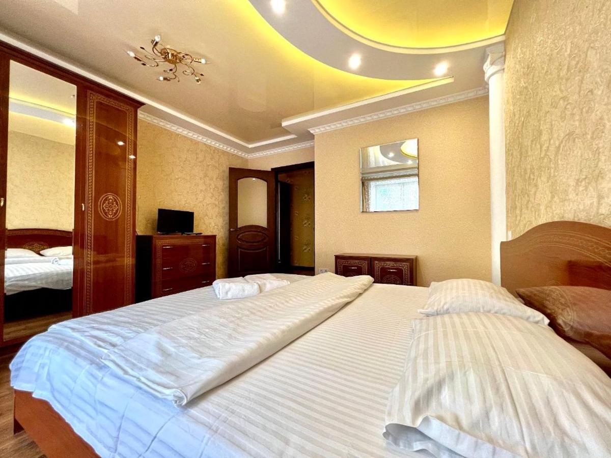 Apartpoltava Двокімнатні Апартаменти, До 6 Спальних Місць, Кутова Ванна, Корпусний Парк, Документи Для Відрядження Εξωτερικό φωτογραφία