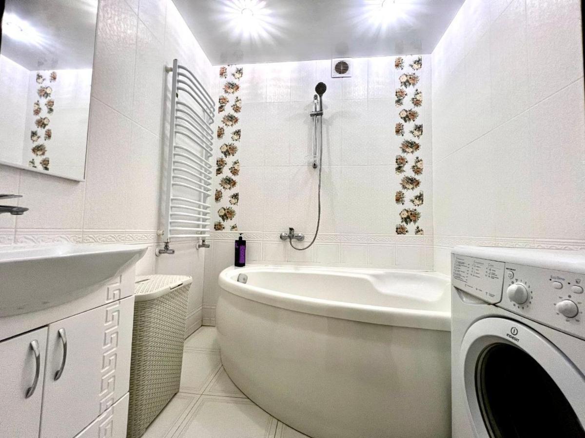 Apartpoltava Двокімнатні Апартаменти, До 6 Спальних Місць, Кутова Ванна, Корпусний Парк, Документи Для Відрядження Εξωτερικό φωτογραφία
