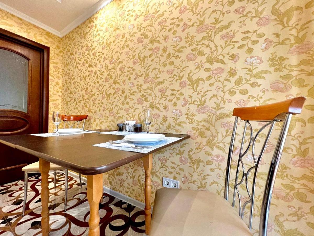 Apartpoltava Двокімнатні Апартаменти, До 6 Спальних Місць, Кутова Ванна, Корпусний Парк, Документи Для Відрядження Εξωτερικό φωτογραφία