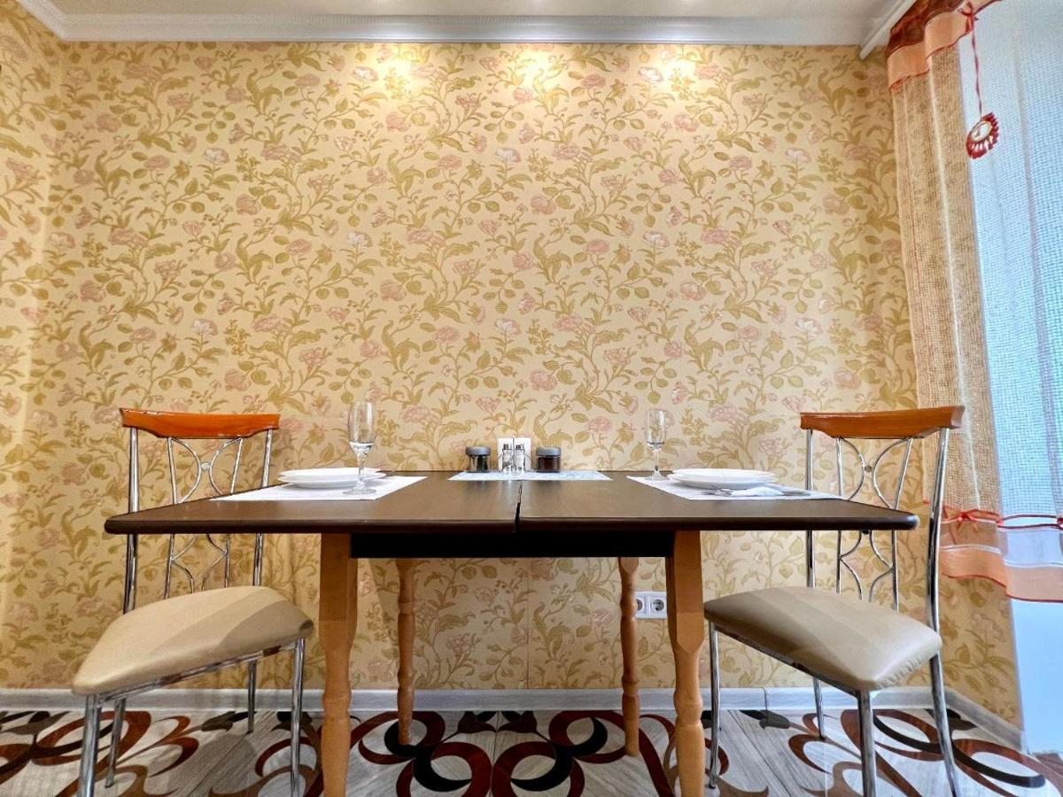 Apartpoltava Двокімнатні Апартаменти, До 6 Спальних Місць, Кутова Ванна, Корпусний Парк, Документи Для Відрядження Εξωτερικό φωτογραφία